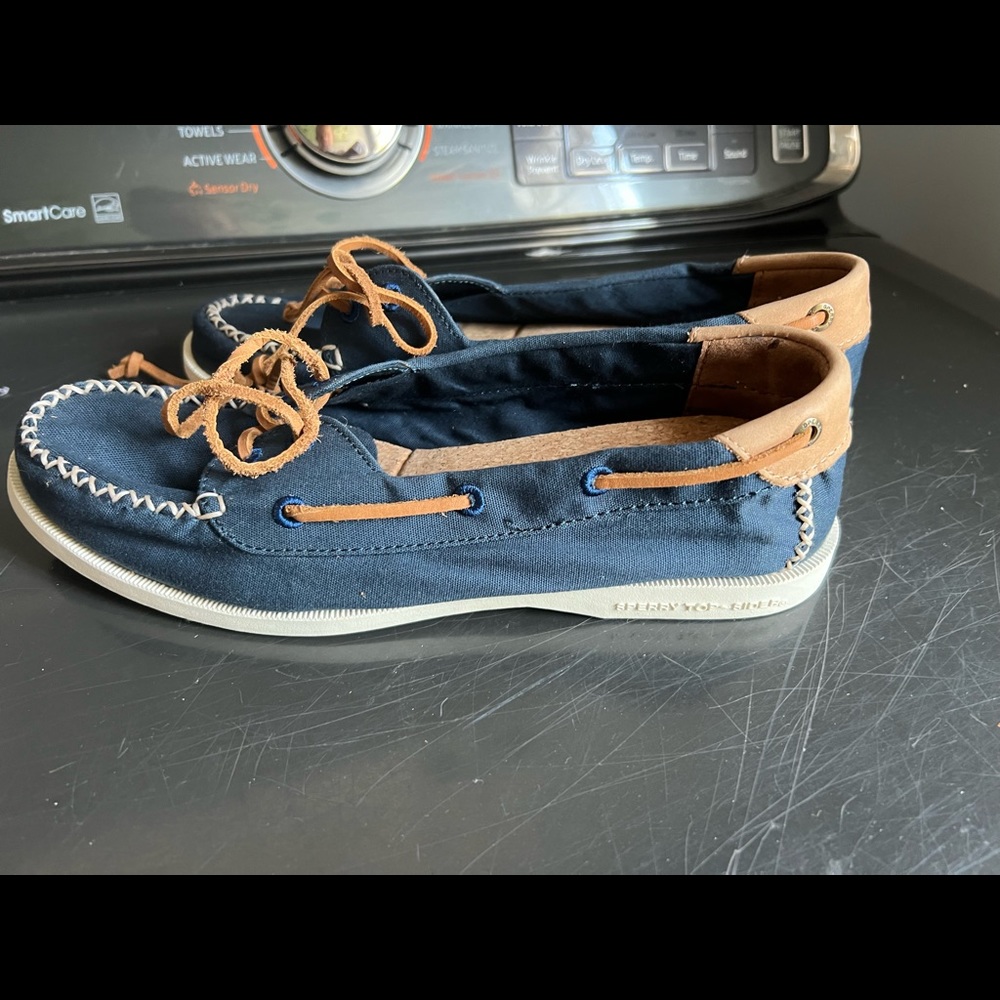 NWT Sperry loafers, Size 8